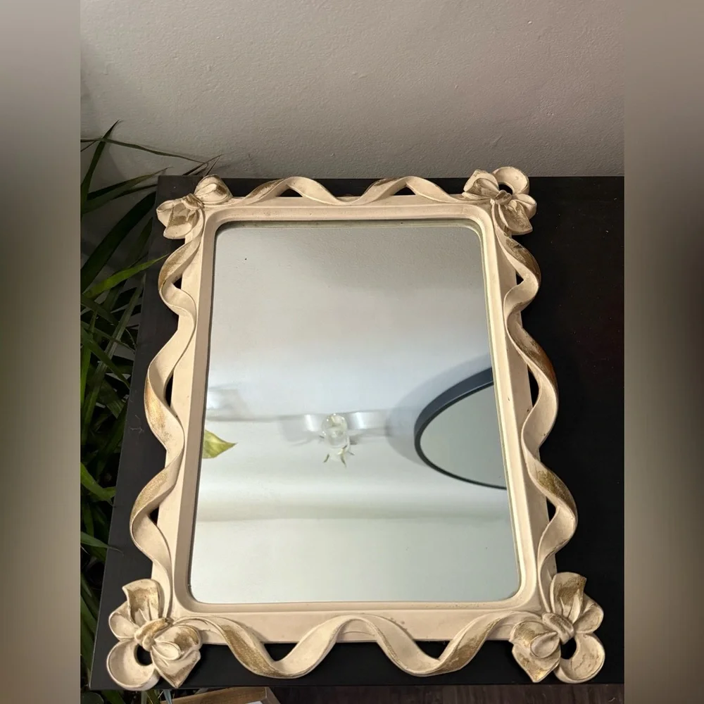 Vintage Syroco MCM Hollywood Regency Gilded Mirror Bow Corner Accents